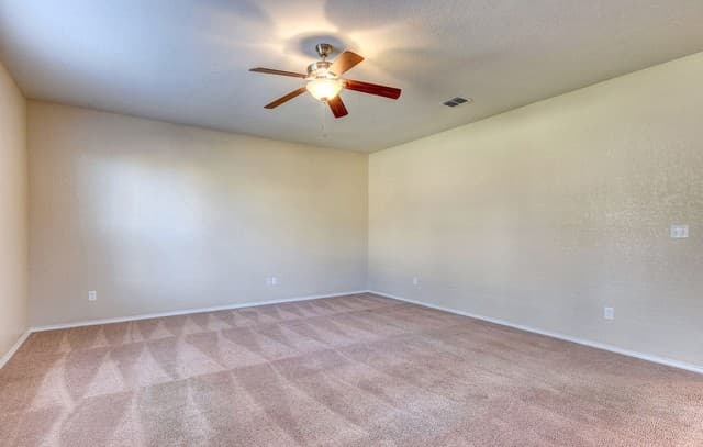 4-bedroom rental at 815 Cactus Star in San Antonio, TX — photo 3