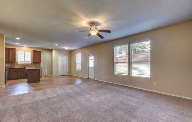4-bedroom rental at 815 Cactus Star in San Antonio, TX — photo 4