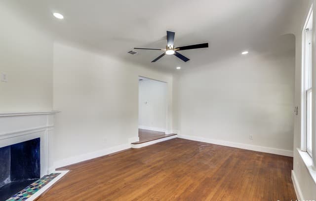 2007 W Mistletoe Ave — photo 2