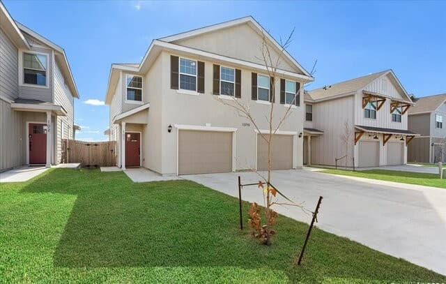 3-bedroom rental at 13710 Enzo Gate Unit 102 in San Antonio TX