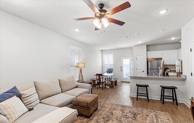 3-bedroom rental at 13710 Enzo Gate Unit 102 in San Antonio, TX — photo 5