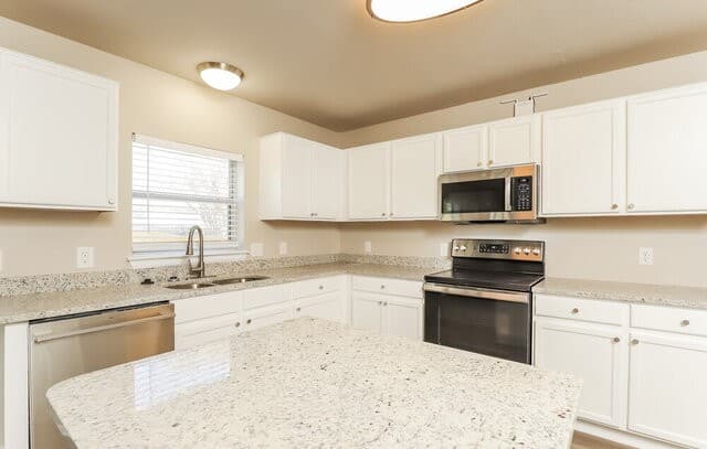 3-bedroom rental at 9475 Mulberry Path in San Antonio, TX — photo 5
