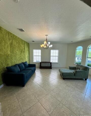 3-bedroom rental at 3911 Impatiens Vw in San Antonio, TX — photo 2