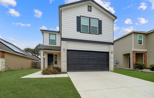 3-bedroom rental at 15321 Sherwin Oak in San Antonio, TX — photo 3