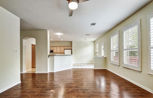 3-bedroom rental at 25210 Battle Lk in San Antonio, TX — photo 5
