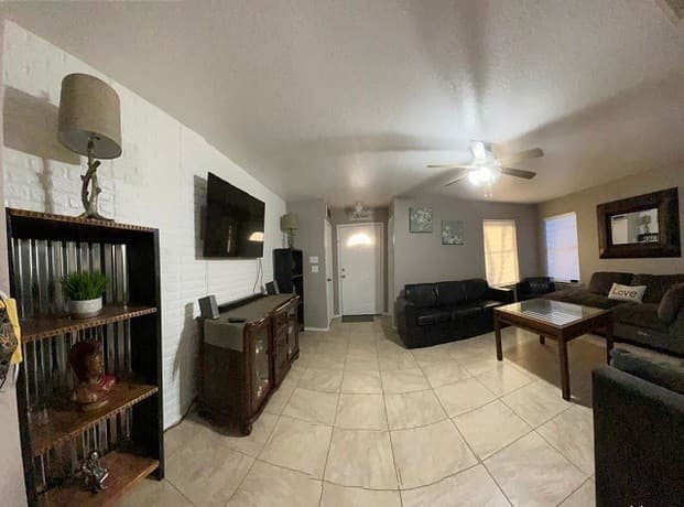 3-bedroom rental at 54 Basin Elm in San Antonio, TX — photo 3