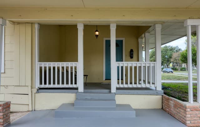 1932 W Huisache — photo 4