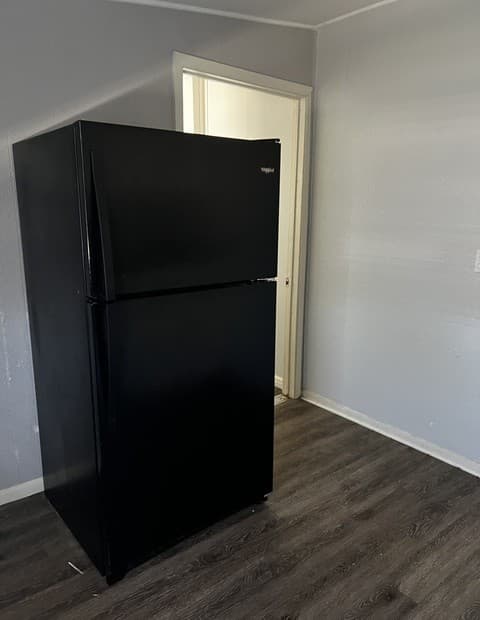 351 Overhill Unit UNIT B — photo 2