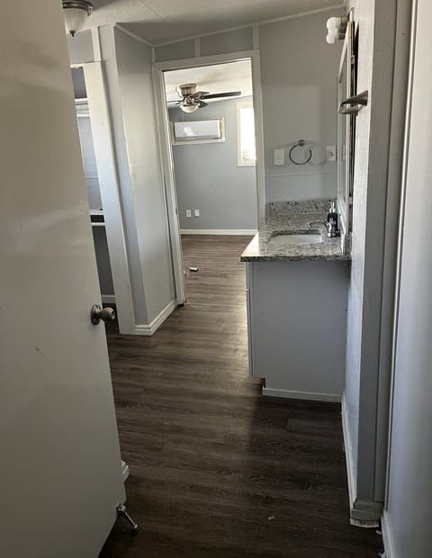 351 Overhill Unit UNIT B — photo 3