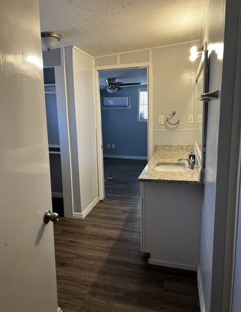 351 Overhill Unit UNIT B — photo 4