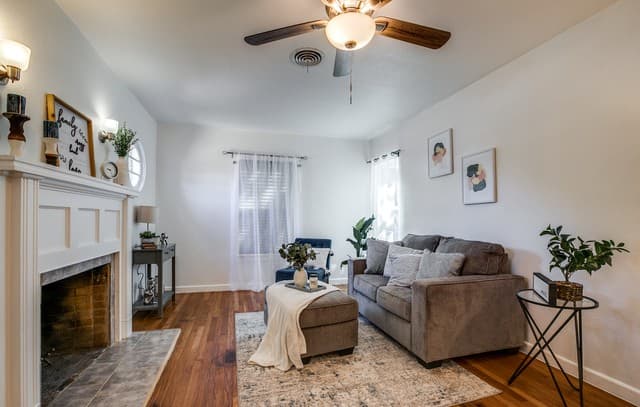 2-bedroom rental at 838 Hammond in San Antonio, TX — photo 4