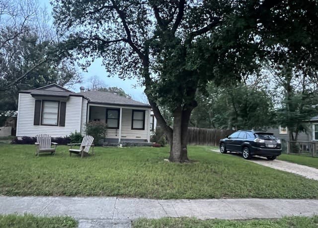 210 Meadowlane — photo 1