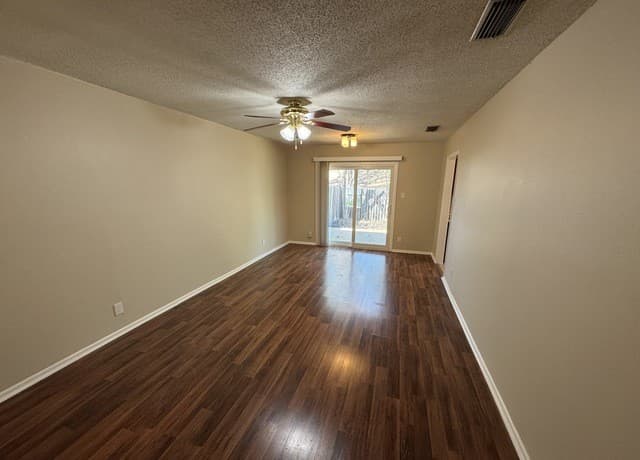 2923 Eisenhauer — photo 3