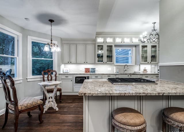 626 Terrell — photo 5