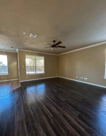 4-bedroom rental at 11023 Mustang Spring in San Antonio, TX — photo 5