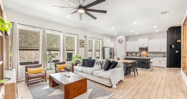3-bedroom rental at 2105 Elysian in San Antonio, TX — photo 5