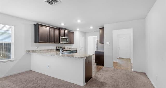 3-bedroom rental at 11737 Davalos in San Antonio, TX — photo 2