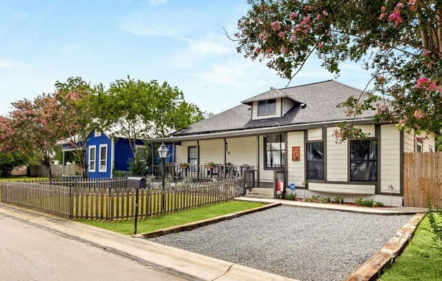 114 Avenue B — photo 3