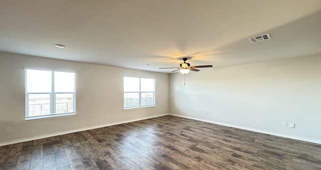 3-bedroom rental at 6518 Hoffman Plain in San Antonio, TX — photo 4
