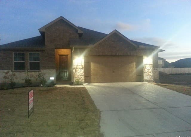 4-bedroom rental at 8610 Kihnu Willow in San Antonio TX