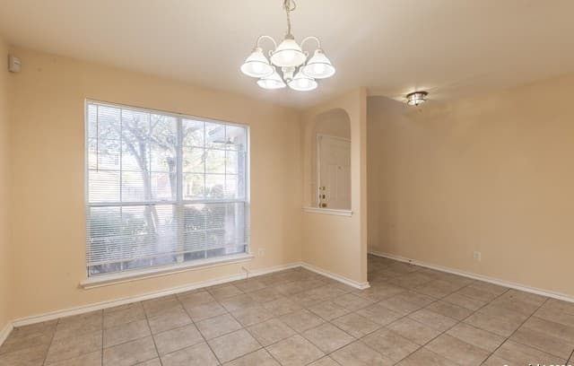 3-bedroom rental at 635 Lynx Mountain in San Antonio, TX — photo 3