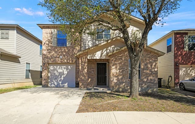 4-bedroom rental at 1426 Range Finder in San Antonio, TX — photo 2