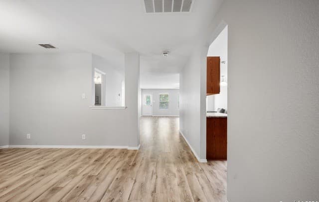 4-bedroom rental at 11927 Ranchwell Cove in San Antonio TX