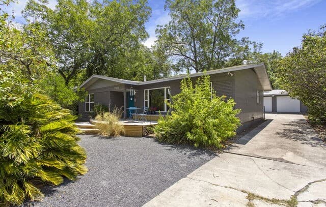 2010 Edgehill — photo 3