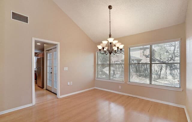 2427 Cedar — photo 3