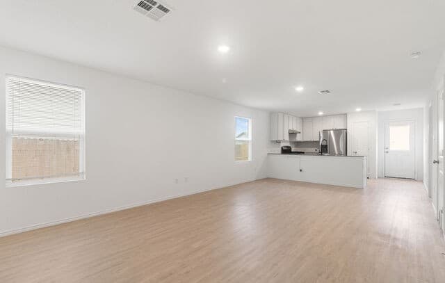 11720 Arctic Rose — photo 4