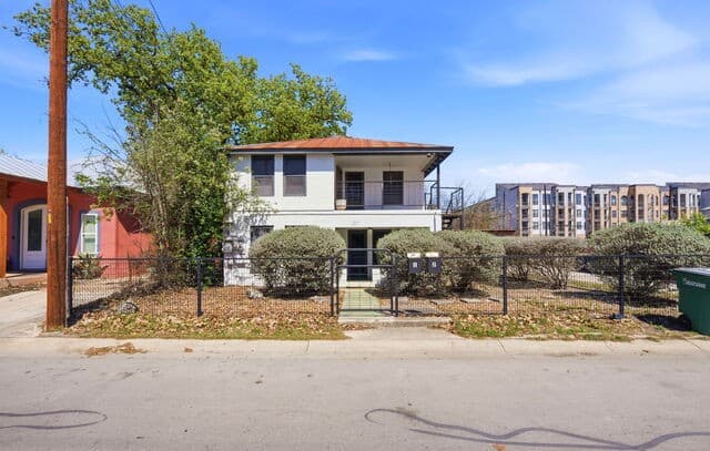 1-bedroom rental at 127 Clay Unit 2 in San Antonio TX