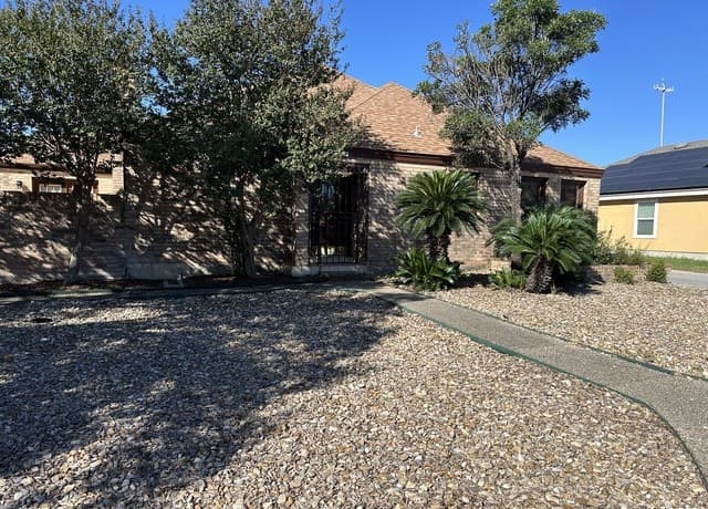 3-bedroom rental at 6461 Firestone Pkwy in San Antonio TX