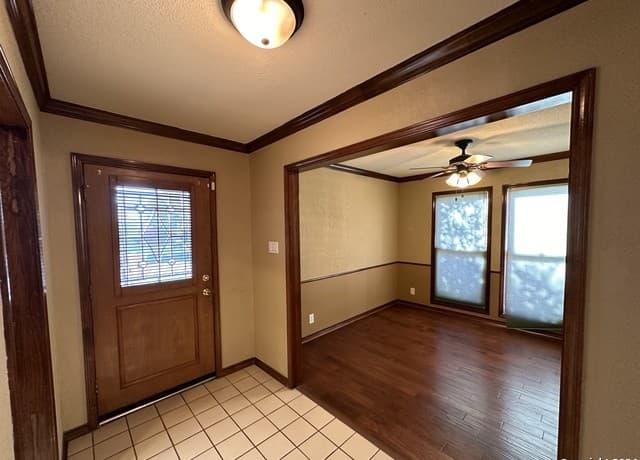 3-bedroom rental at 6461 Firestone Pkwy in San Antonio, TX — photo 3