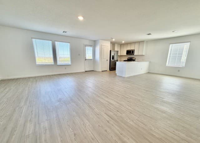 9203 Kinsel Pk — photo 5