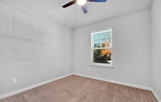 4-bedroom rental at 13166 Maridell Park in San Antonio, TX — photo 3
