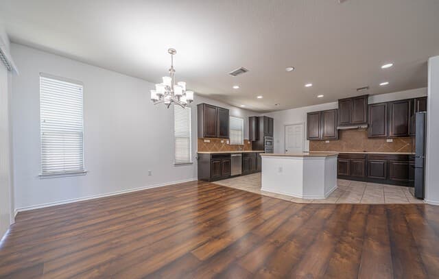 4-bedroom rental at 2527 Villa Borghese in San Antonio, TX — photo 5