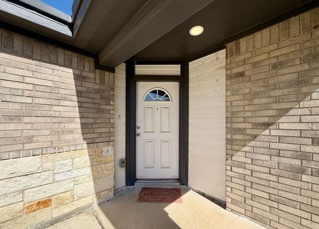 11151 Hollinger Cir — photo 3