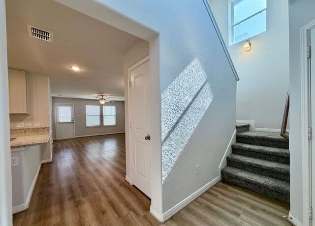 11151 Hollinger Cir — photo 4