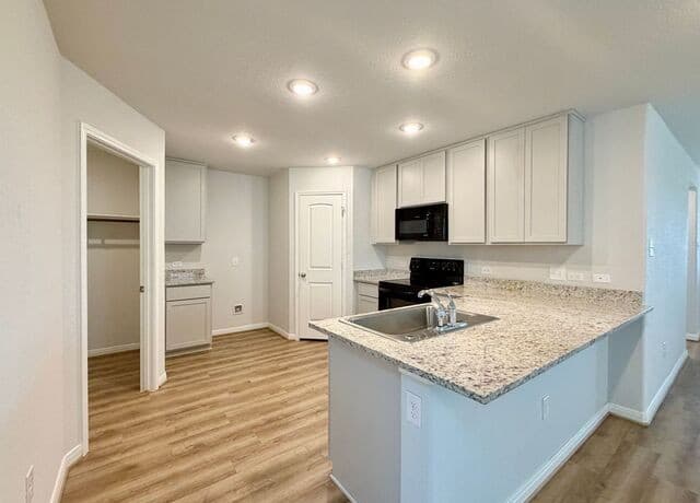 11151 Hollinger Cir — photo 5