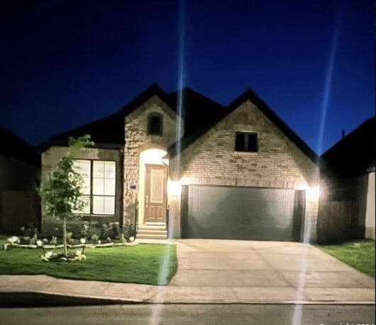 3-bedroom rental at 14158 Blind Bandit Creek in San Antonio TX