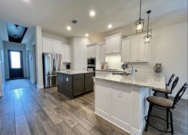 3-bedroom rental at 14158 Blind Bandit Creek in San Antonio, TX — photo 5
