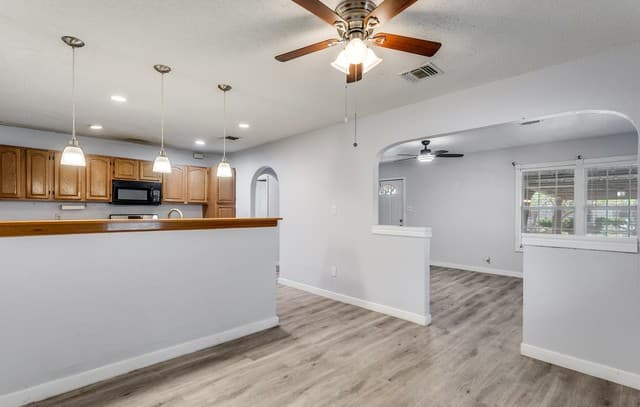 347 W Hermine — photo 4