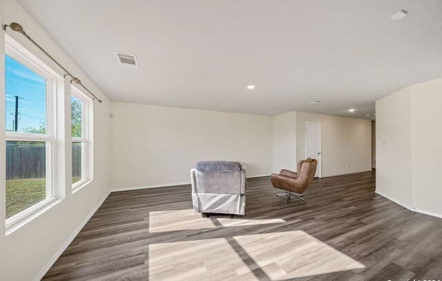 4-bedroom rental at 7058 Dominic Vly in San Antonio, TX — photo 5