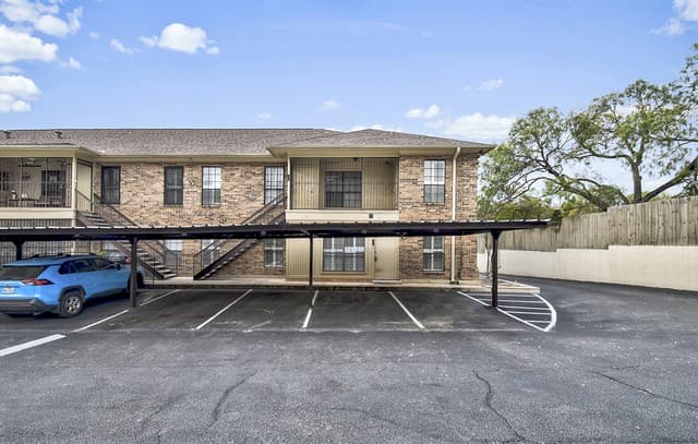 7926 Broadway Unit 402 — photo 2