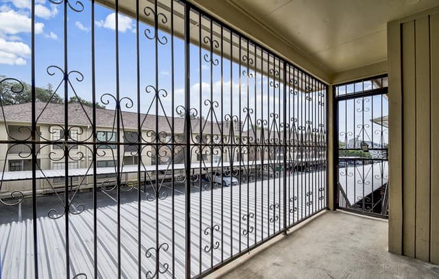 7926 Broadway Unit 402 — photo 3