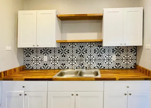 2907 N Elmendorf Unit 2911 — photo 2