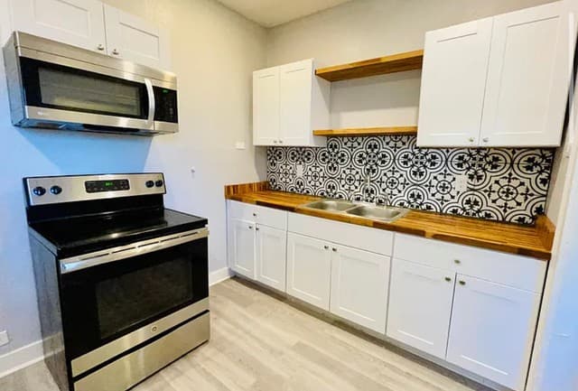 2907 N Elmendorf Unit 2911 — photo 3