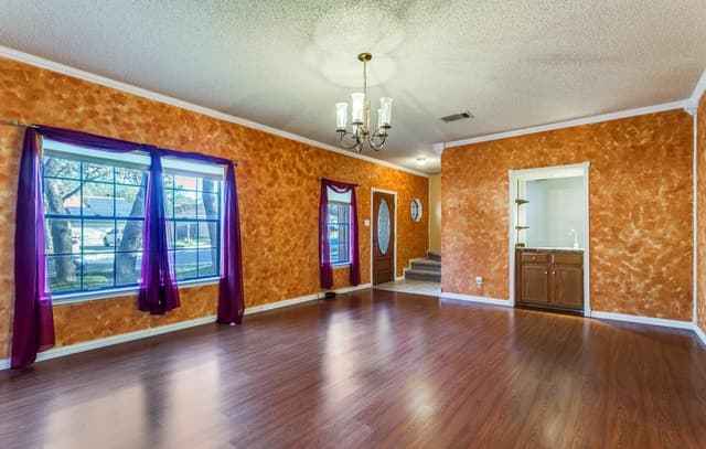 3-bedroom rental at 9394 Lamerton St in San Antonio, TX — photo 2