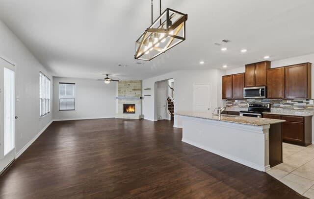 4-bedroom rental at 2311 Themis Way in San Antonio, TX — photo 5