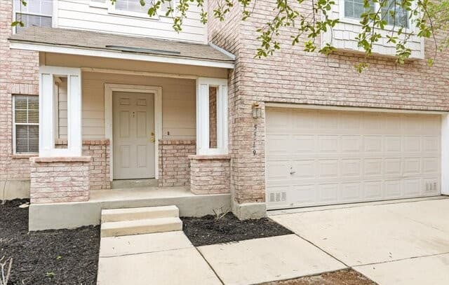 4-bedroom rental at 5519 Tomas Cir in San Antonio, TX — photo 2